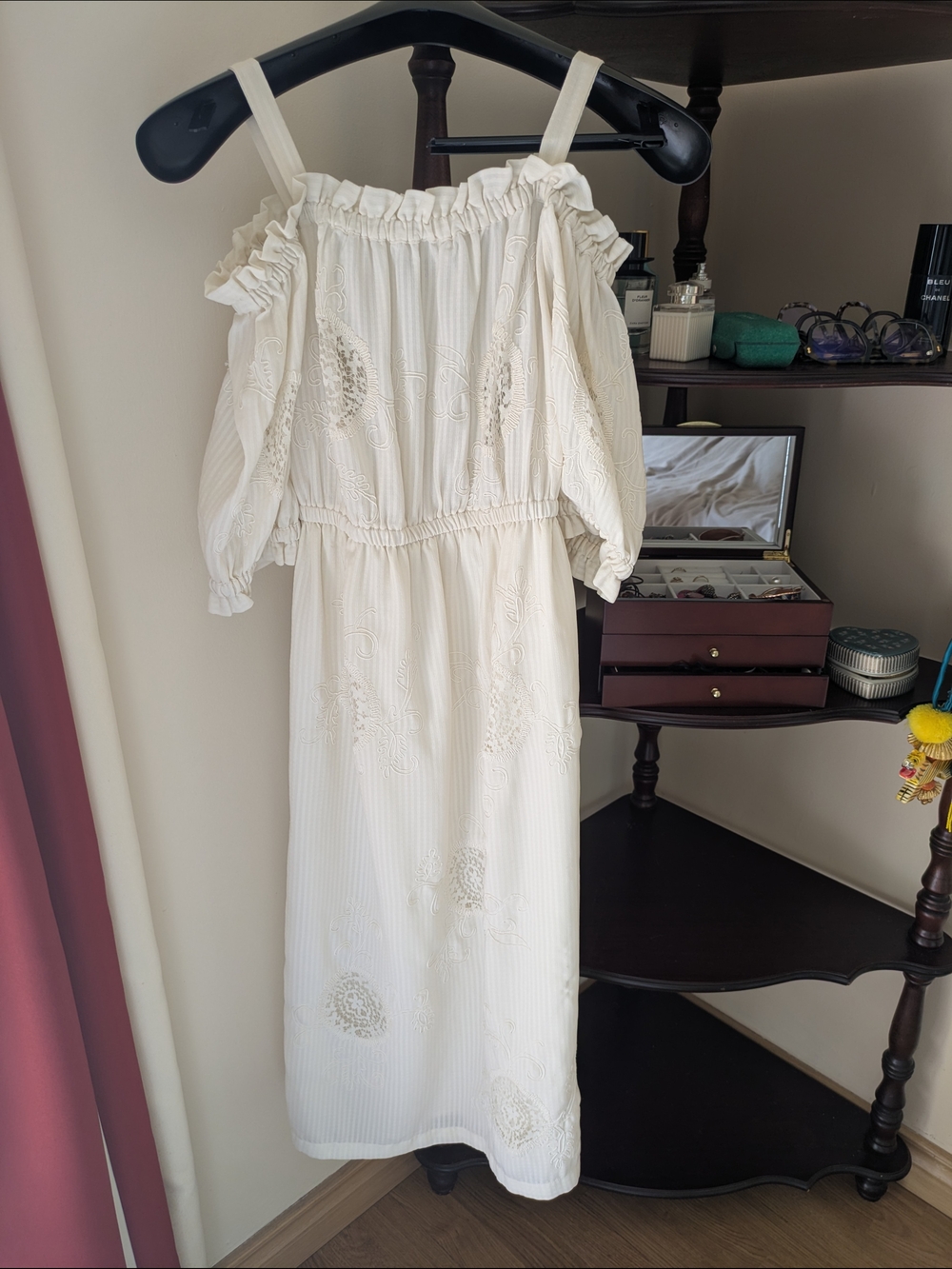 Topshop Off-Shoulder Embroidered White Midi Dress